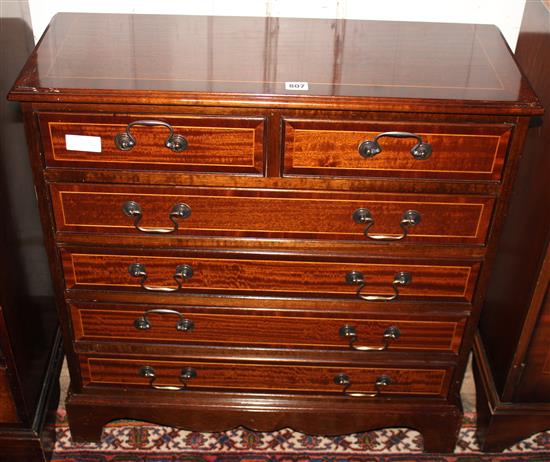Small mahogany chests of drawers